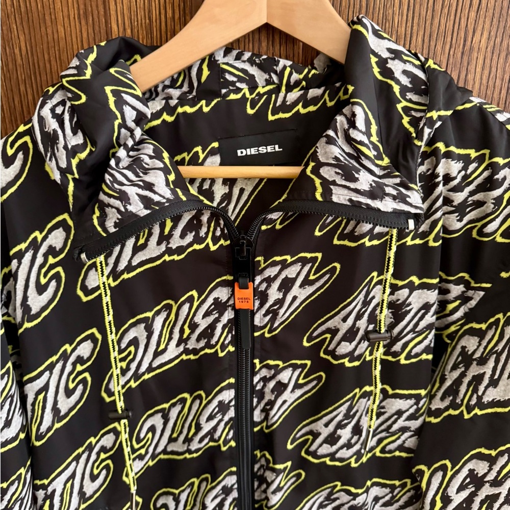 Diesel Black and Yellow Graphic Windbreaker with Hood size L - Picture 2 of 12